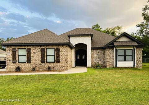 3097 Gable St, D'iberville, MS 39540