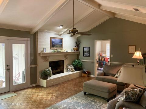 5329 Briarfield Rd, Jackson, MS 39211 photo 3