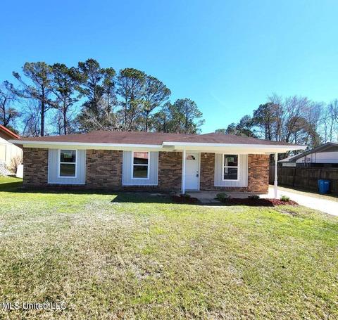 7212 Apple Dr, Biloxi, MS 39532