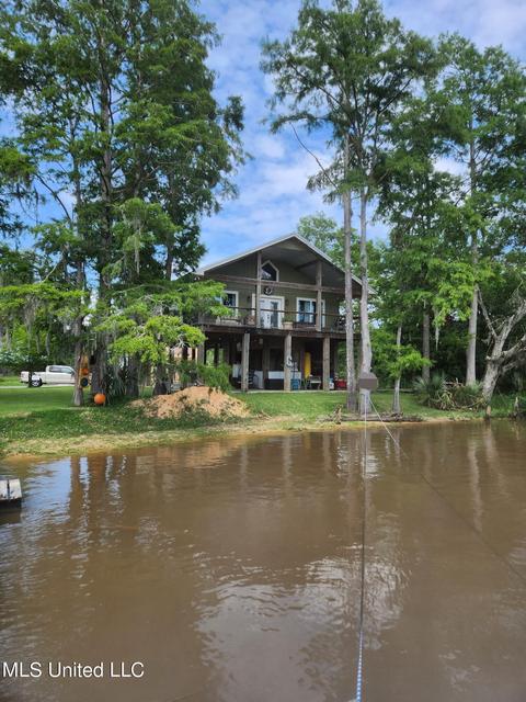 9215 Riverlodge Dr, Moss Point, MS 39562 photo 1