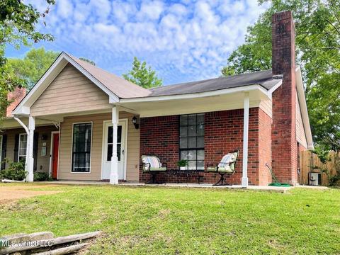 100 Eager St #B, Clinton, MS 39056