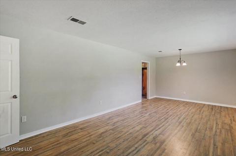 2222 Castle Hill Dr, Jackson, MS 39204 photo 4