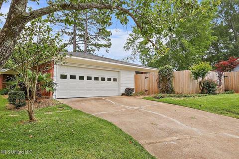 2222 Castle Hill Dr, Jackson, MS 39204 photo 3