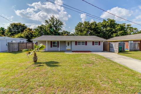 2115 Curcor Dr, Gulfport, MS 39507