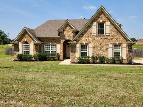 5143 Tulane Rd, Horn Lake, MS 38637