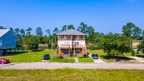 321 Lac Bleu Ave, Pass Christian, MS 39571