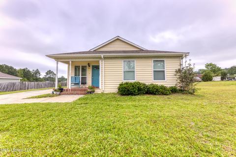 19190 Crestwick St, Saucier, MS 39574