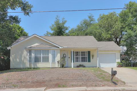 193 Jefferson Davis Ave, Biloxi, MS 39530