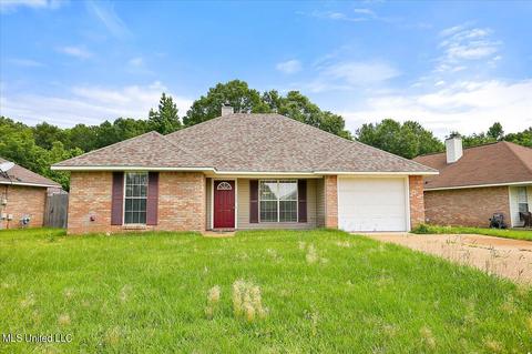 934 Bullrun Dr, Byram, MS 39272