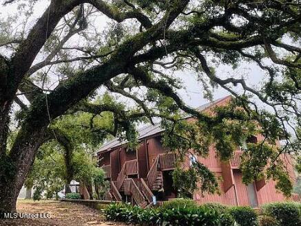 231 Lakeside Villa #E, Diamondhead, MS 39525