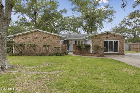 505 Hanley Rd, Ocean Springs, MS 39564