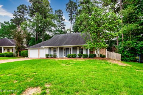 1519 Huntington Pl, Ridgeland, MS 39157