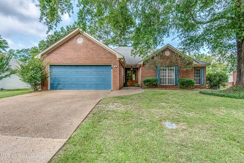 210 Mandarin Dr, Brandon, MS 39047