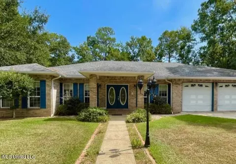 3013 Robalo, Gautier, MS 39553