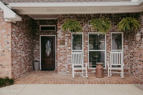104 Rosalie Ct, Clinton, MS 39056
