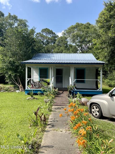 3913 Wembley Ave, Moss Point, MS 39563 photo 2