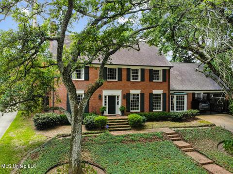 151 Glenway Dr, Jackson, MS 39216