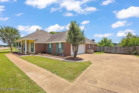 327 Mallory Dr, Byram, MS 39272 photo 4
