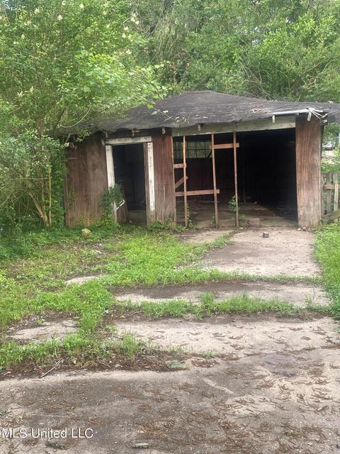 225 Moss Ave, Jackson, MS 39209 photo 3
