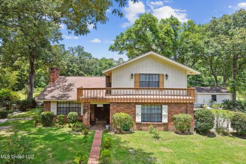 8840 Kipapa Way, Diamondhead, MS 39525