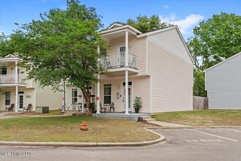 1289 Century Oaks Dr #B, Gulfport, MS 39507