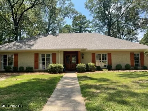 5305 Reddoch Dr, Jackson, MS 39211 photo 3