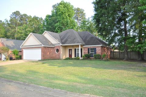 439 Old Town Cir, Brandon, MS 39042