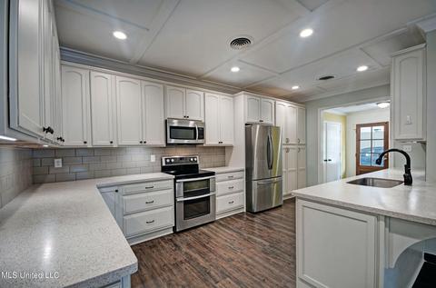 504 E Jefferson St, Kosciusko, MS 39090 photo 12