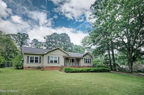 504 E Jefferson St, Kosciusko, MS 39090 photo 2