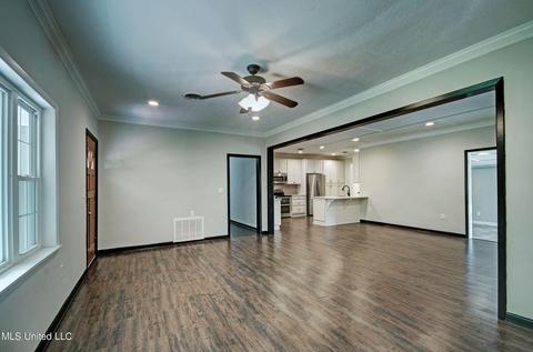 504 E Jefferson St, Kosciusko, MS 39090 photo 9