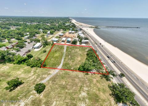 164 E Beach Blvd, Gulfport, MS 39507
