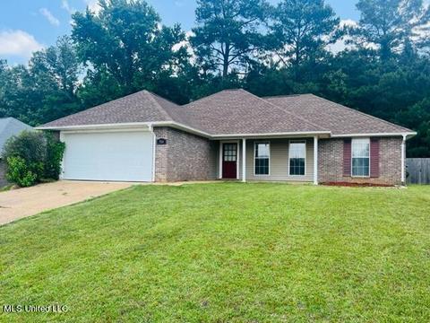 704 Tatum Dr, Florence, MS 39073 photo 2
