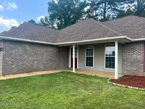 704 Tatum Dr, Florence, MS 39073 photo 4