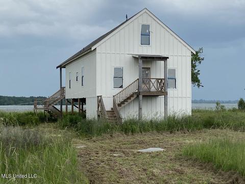 2404 Eagle Lake Shore Rd, Vicksburg, MS 39183