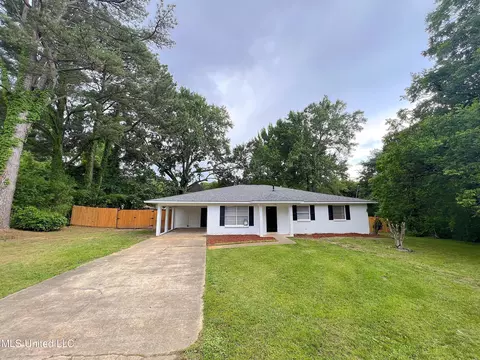 211 Nolan Cir, Ridgeland, MS 39157