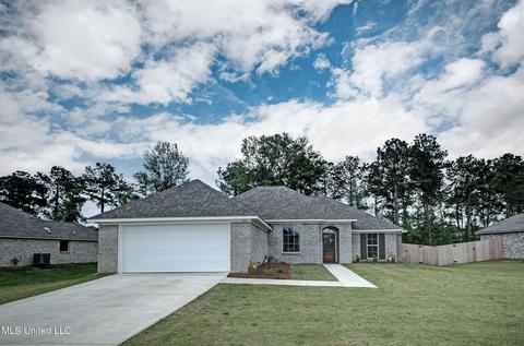 110 Rotherfield Pl, Canton, MS 39046