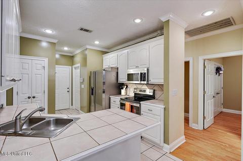 429 Old Town Cir, Brandon, MS 39042 photo 12