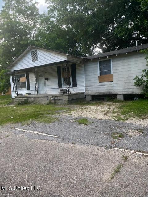 715 Elmo St, Laurel, MS 39440 photo 1
