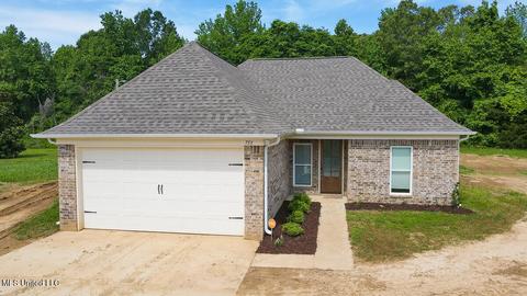 753 Bennett Cir, Byhalia, MS 38611