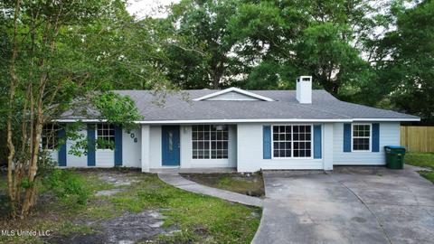 5206 Yorkshire Dr, Pascagoula, MS 39581