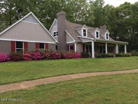300 Bob White Ln, Ridgeland, MS 39157