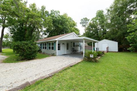 1548 Margie St, Waveland, MS 39576