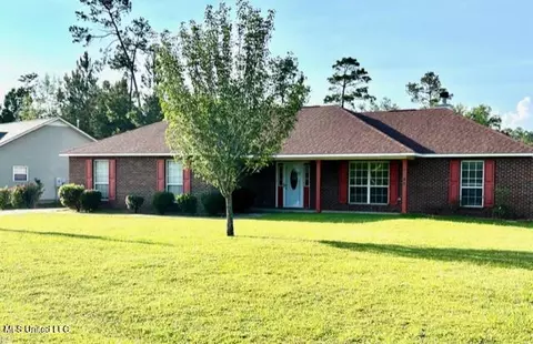 2100 Broadmoor Dr, Gautier, MS 39553