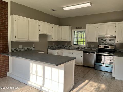 318 J Smith Rd, Mount Olive, MS 39119 photo 5
