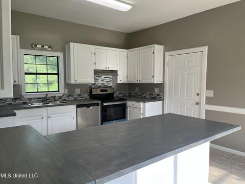 318 J Smith Rd, Mount Olive, MS 39119 photo 6