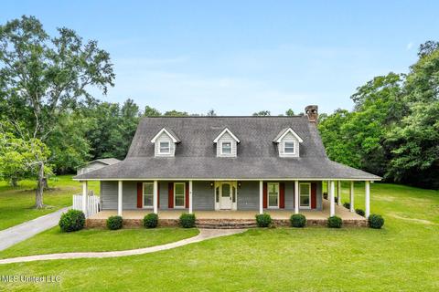 14365 Country Wood Dr, Gulfport, MS 39503