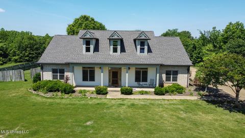 40 Prather St, Byhalia, MS 38611