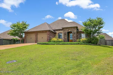 222 Emerald Cir, Brandon, MS 39047 photo 2