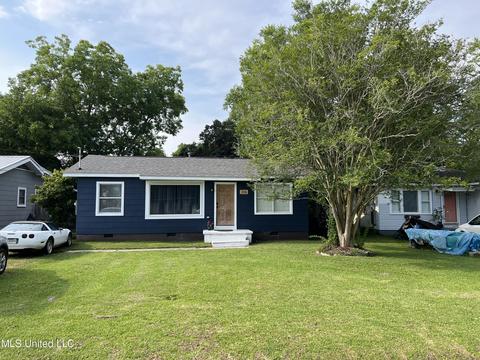 206 41st St, Gulfport, MS 39507