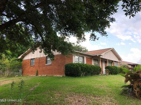 417 Darby St, Gulfport, MS 39503